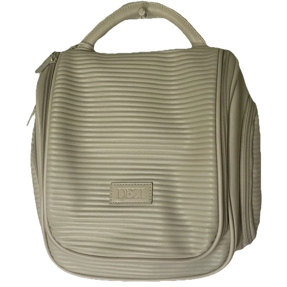 DEZI Skin‎ Travel Hanging Toiletry Bag Organizer Beige Vegan Leather NWT